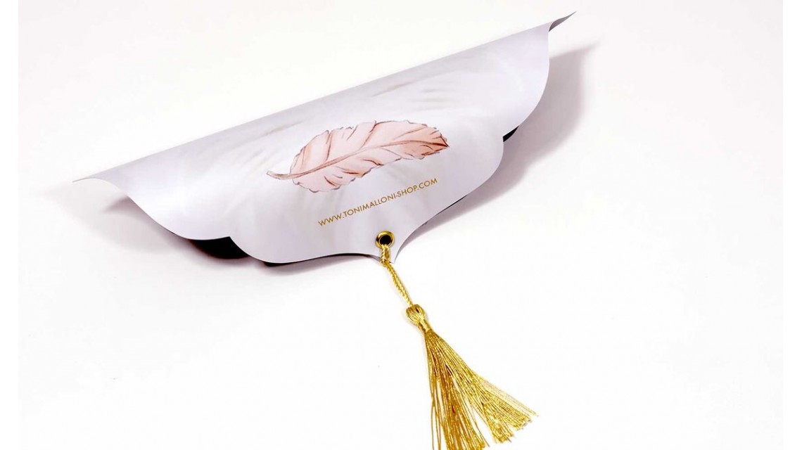 Trusou botez alb cu auriu deosebit de elegant cu lebade gold si broderie customizata Gold Swan 9